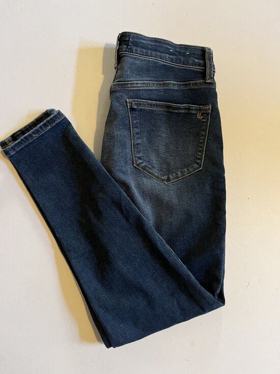 Size 28 Lularoe denim jeans, blue with no distressing (162) - Picture 2 of 3